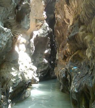 Robber’s Cave (Guchhu pani)